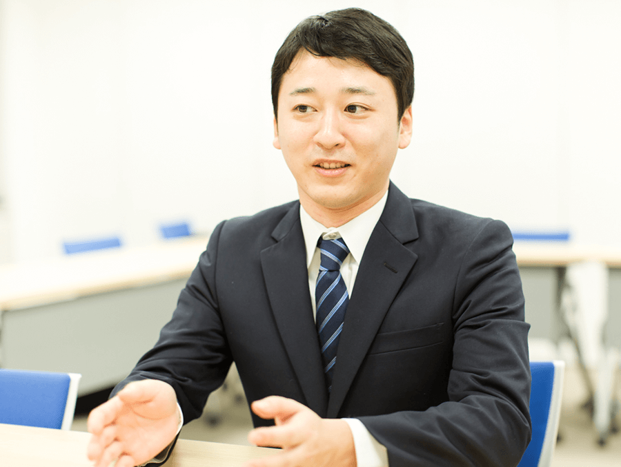 インタビューを受けている女性1